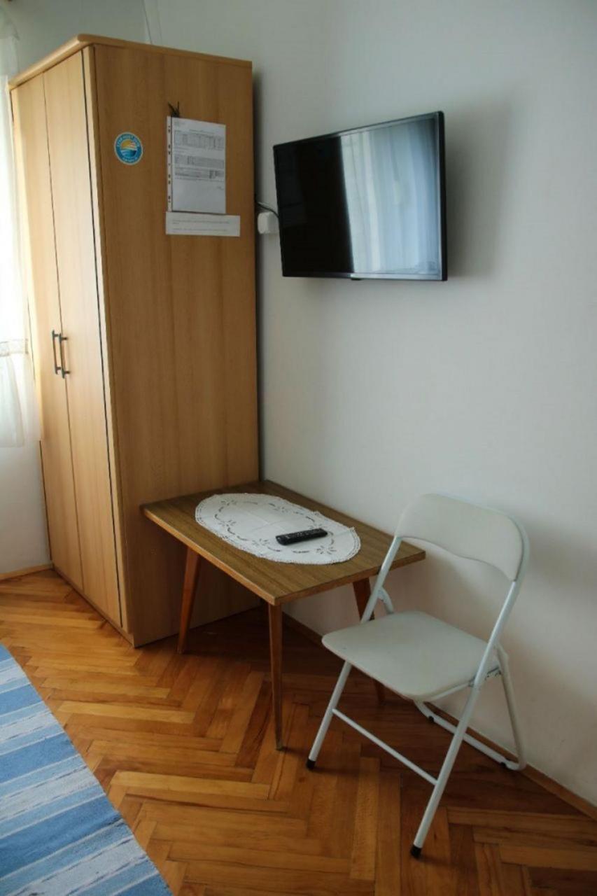 Apartments Zdravko - 150 M From Sandy Beach Duće エクステリア 写真