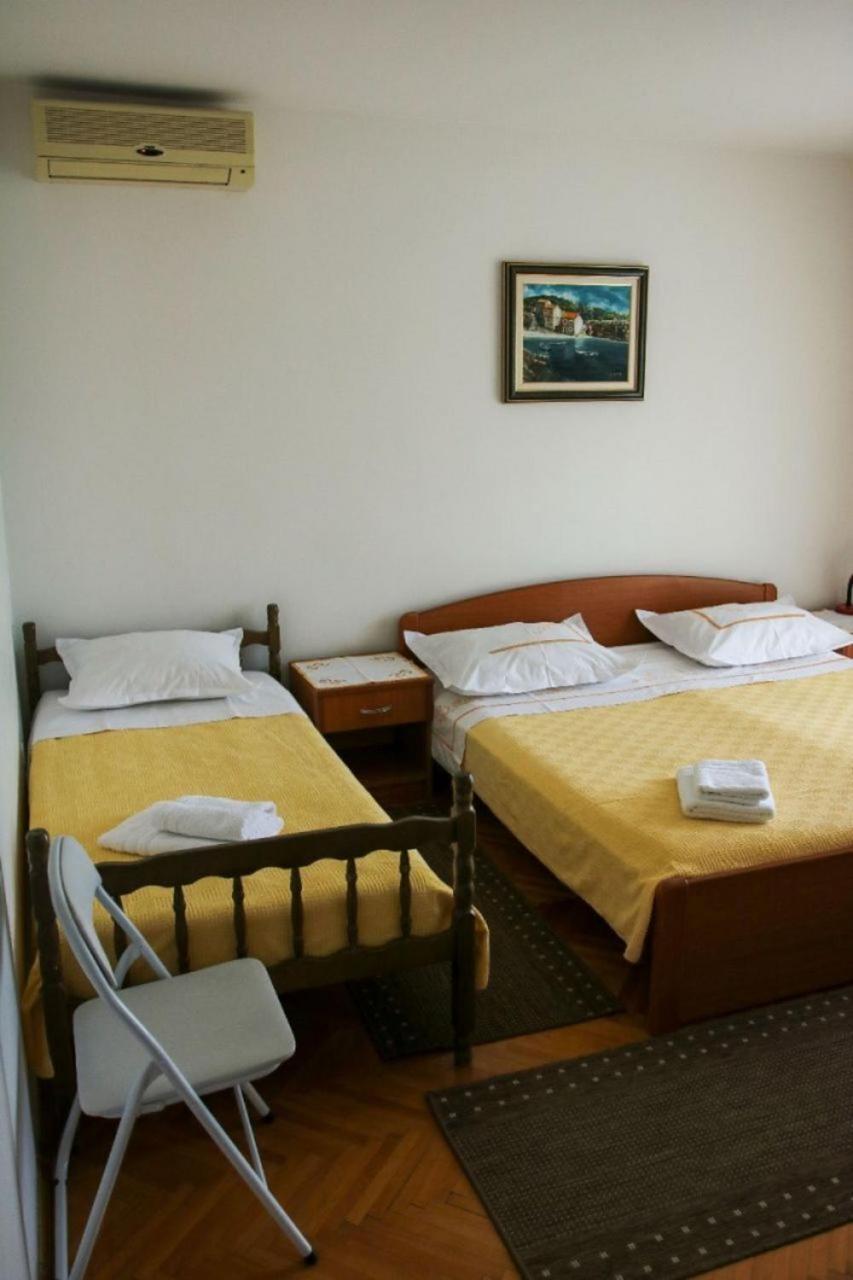 Apartments Zdravko - 150 M From Sandy Beach Duće エクステリア 写真