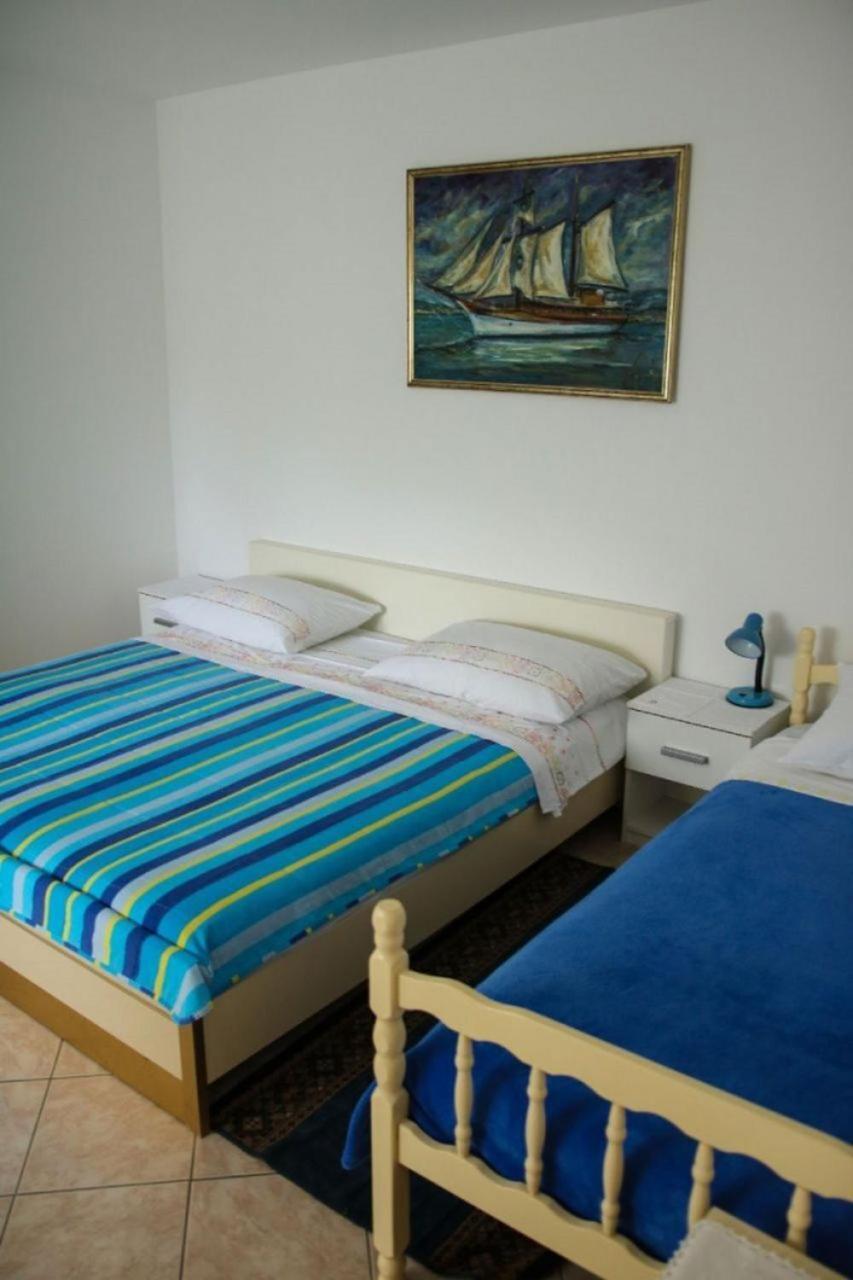 Apartments Zdravko - 150 M From Sandy Beach Duće エクステリア 写真