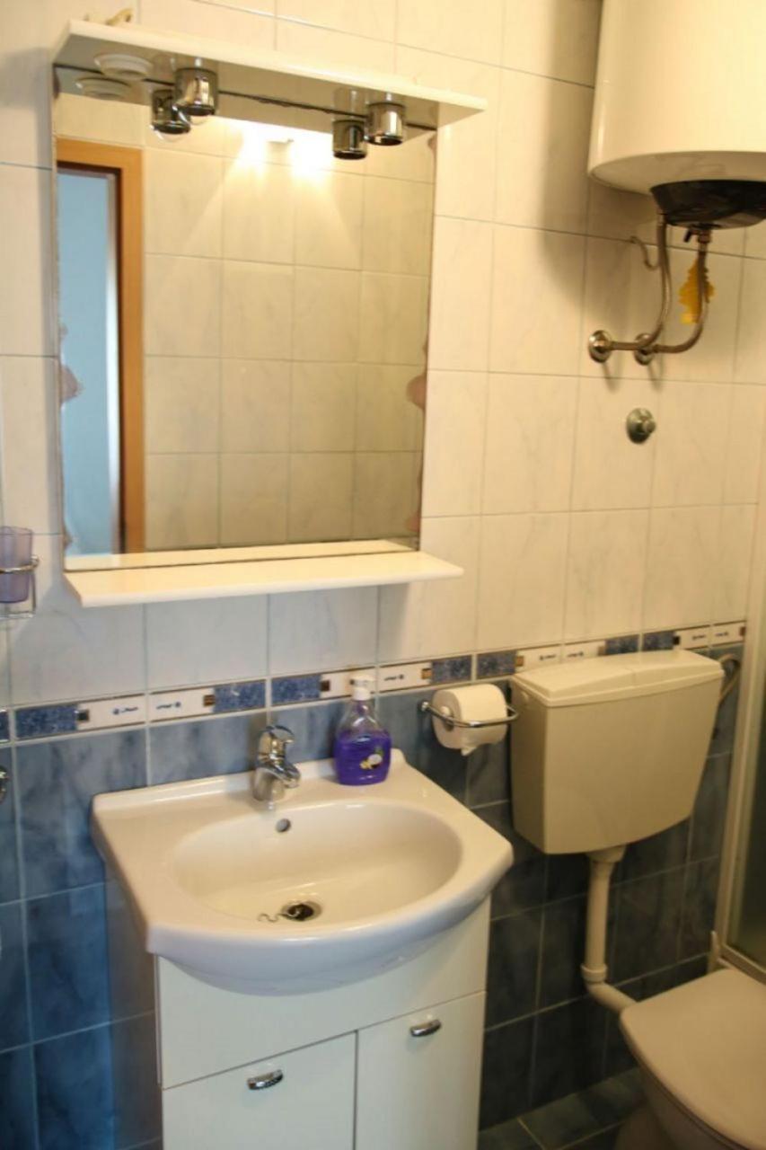 Apartments Zdravko - 150 M From Sandy Beach Duće エクステリア 写真